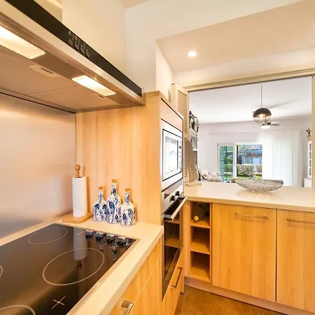 فيلة Portville Canal Side Villas 65 *