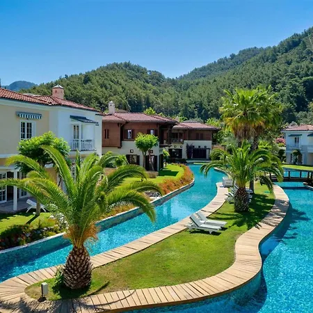 Portville Canal Side Villas 65 فيلة