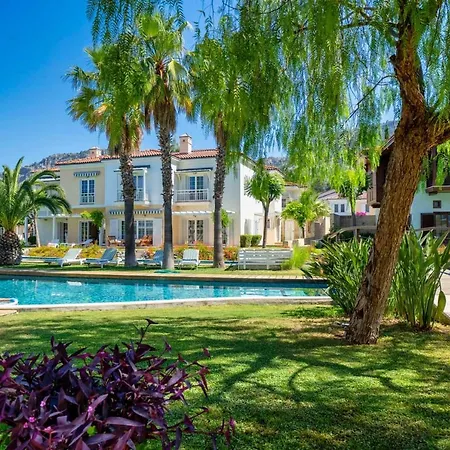 Portville Canal Side Villas 65 فيلة غوجيك