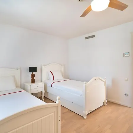 Portville Canal Side Villas 65 غوجيك